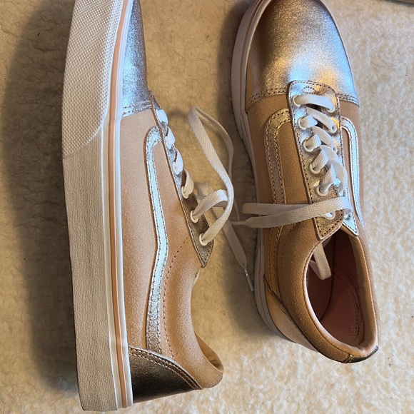 New Vans Rose Gold Kids size 6 - Picture 2 of 3